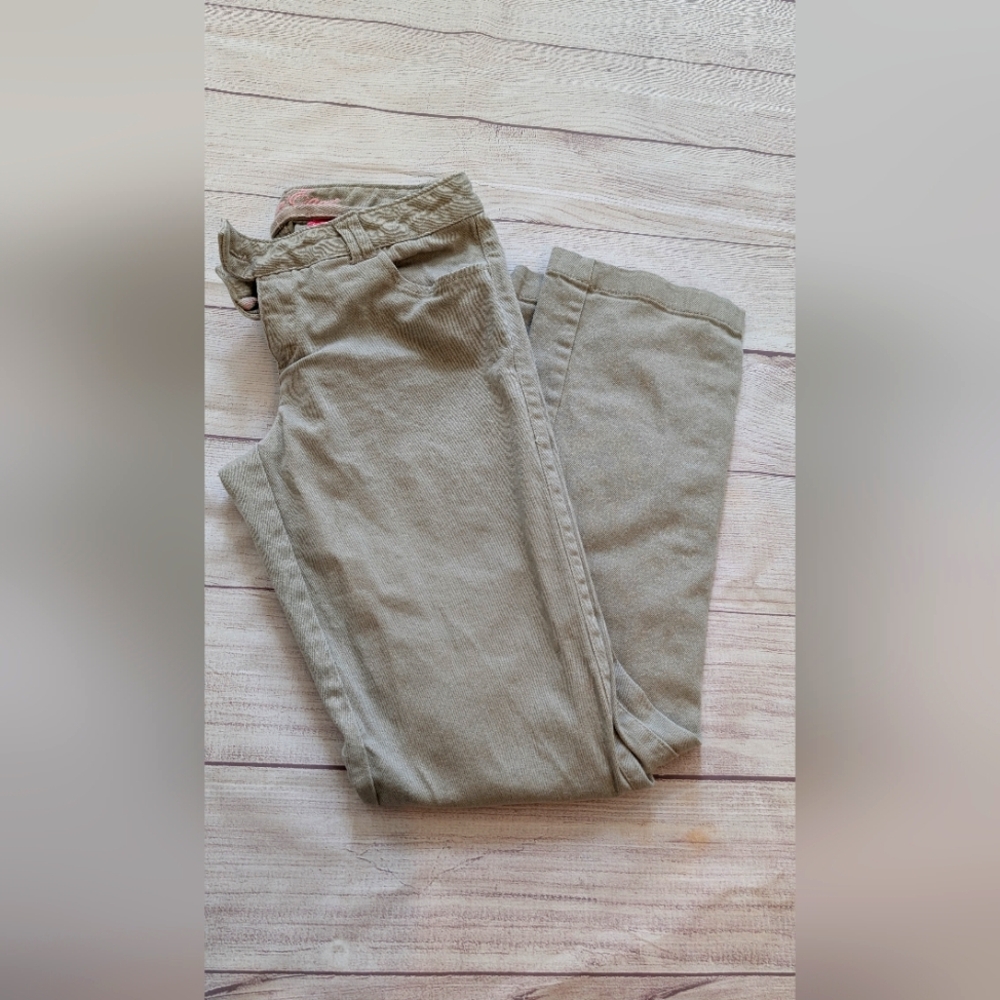 American Eagle Y2K low rise grey casual straight leg pants. Size 2 short